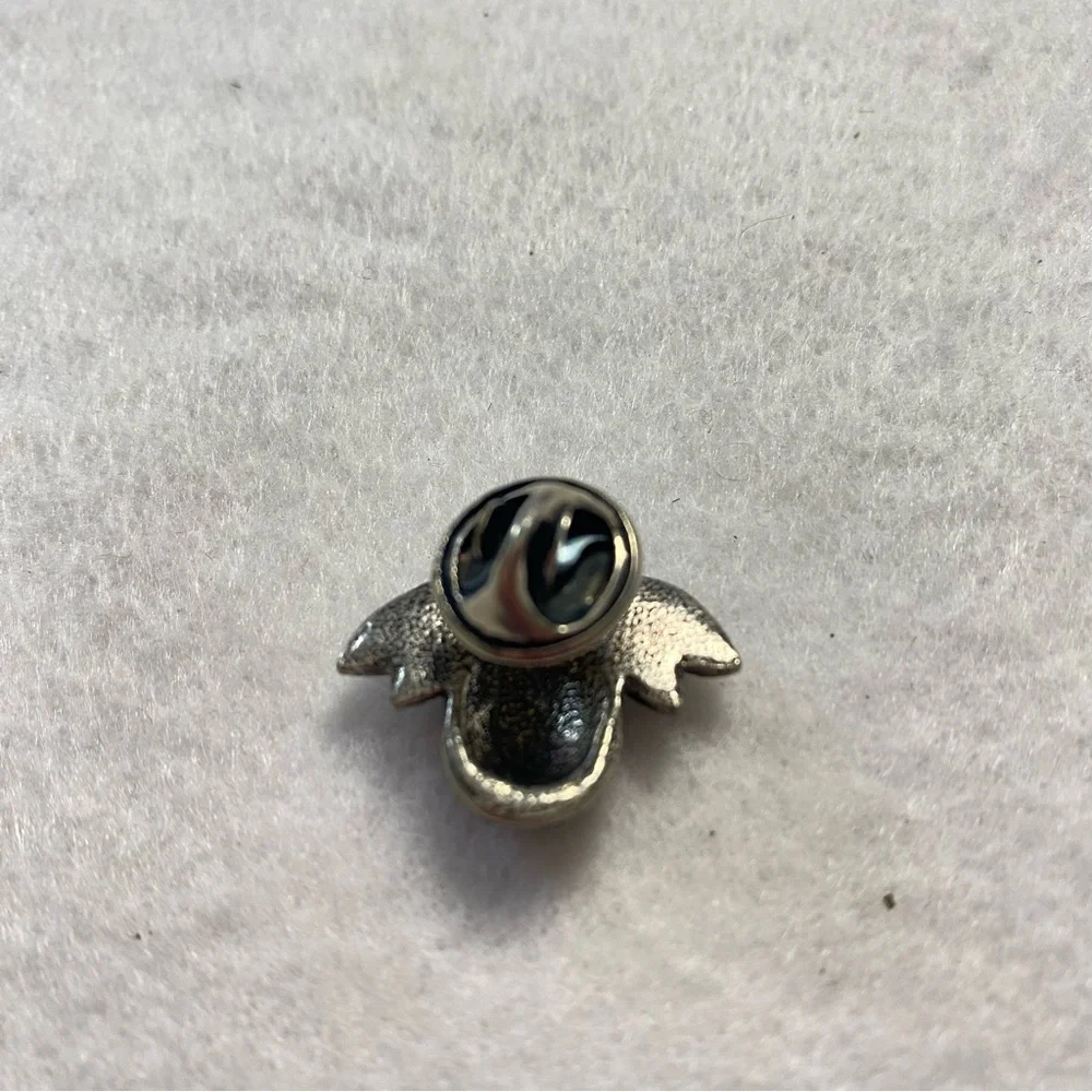 Elegant Bumblebee Lapel Hat Pin Brooch Faceted Marcasite style Silver tone